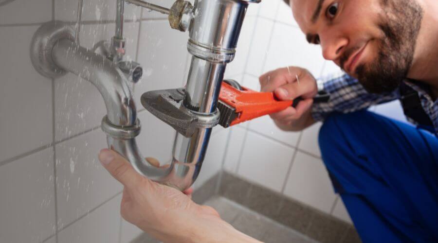 Toilet leak repair in Evanston, WY